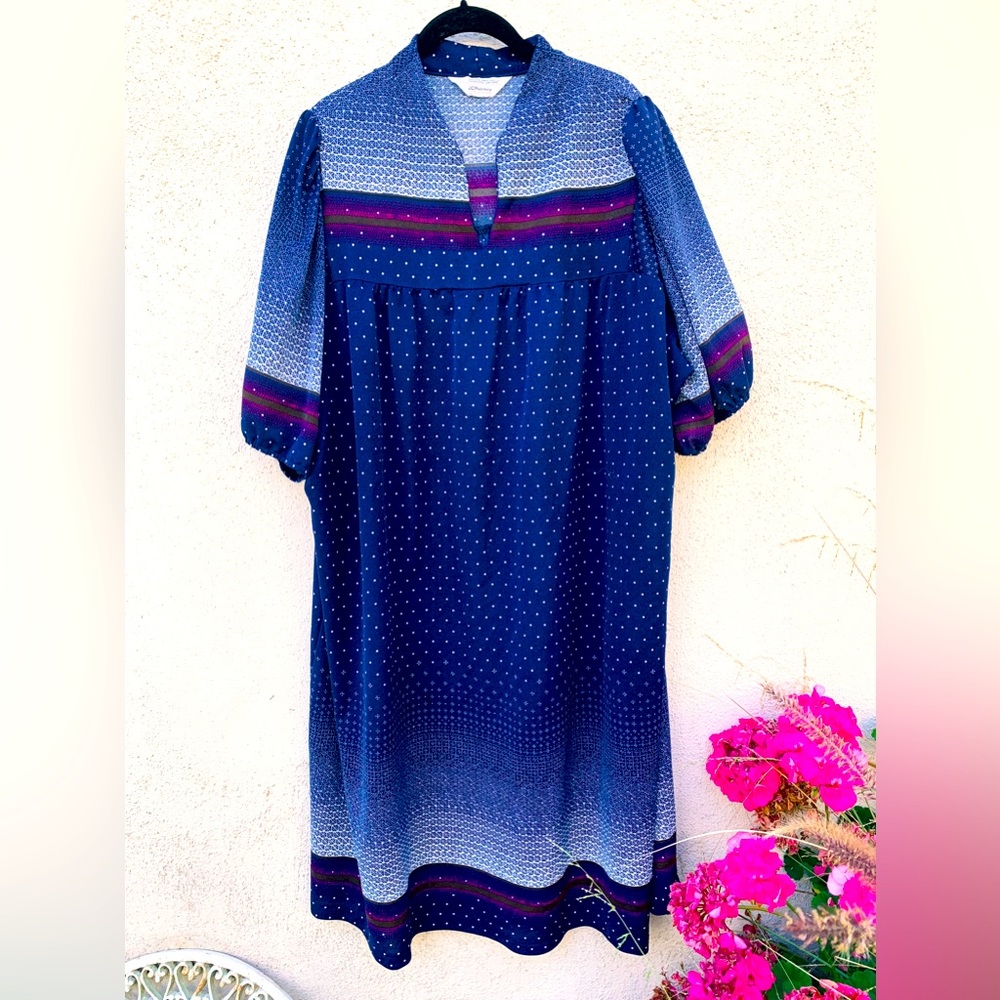 Vintage 1970s Ombré Short-sleeve Muumuu Midi Summer Plus Size Dress 🫐🪁